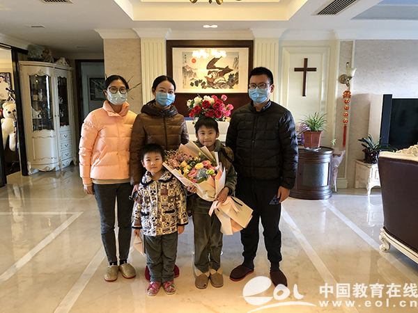 抗疫医护人员子女的感人故事，抗疫医护人员子女的成长与支持