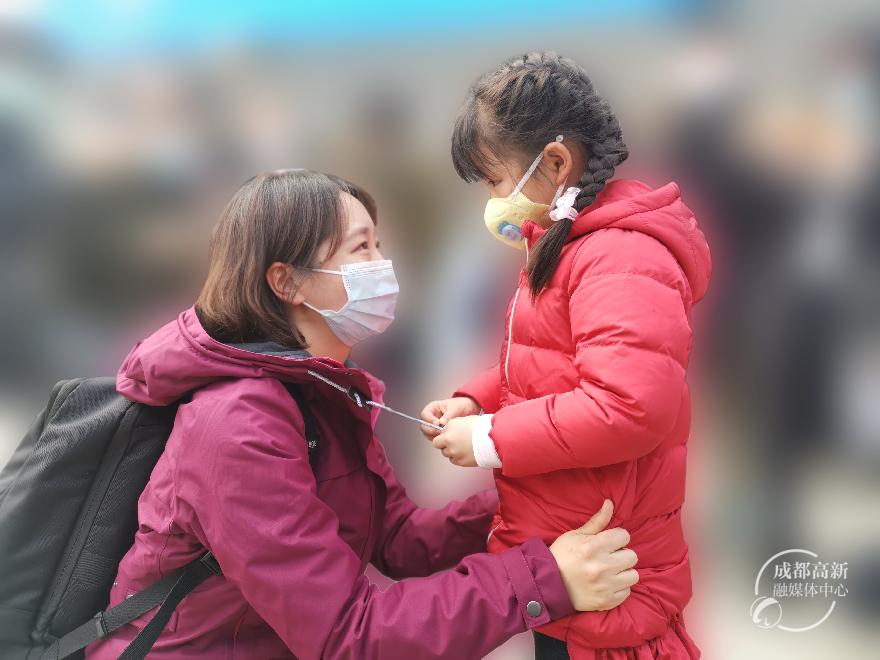 疫情一线人员子女入学政策，疫情一线医护人员子女入学优惠措施