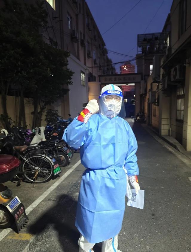 新冠疫情一线人员包括哪些人，新冠疫情一线工作人员的定义和职责