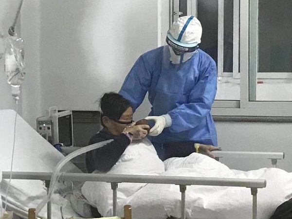 孩子在抗疫一线：勇敢与成长的故事，孩子在抗疫一线中的表现与影响