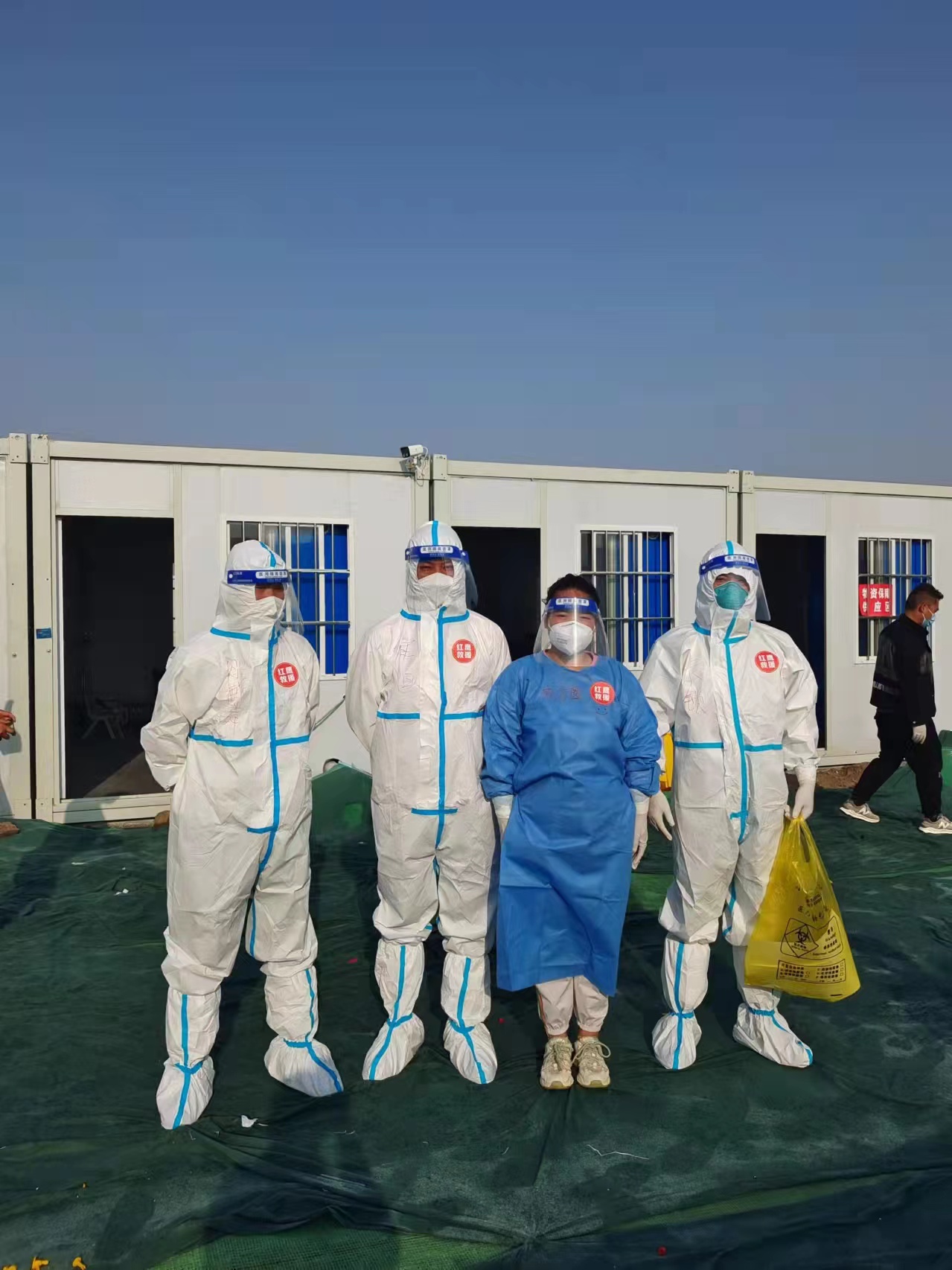 结语:致敬每一位平凡的英雄