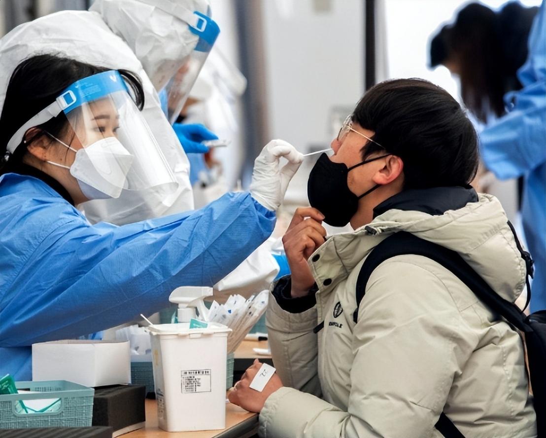 新冠一线人员是指哪些人，新冠一线工作人员的定义和职责